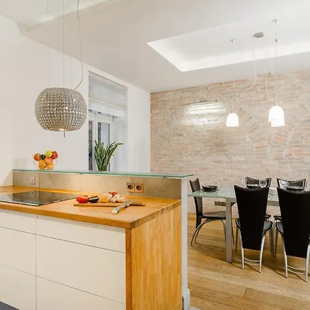 Lumina Spacious Company Apartment With Large Balcony Krakow Apartament
