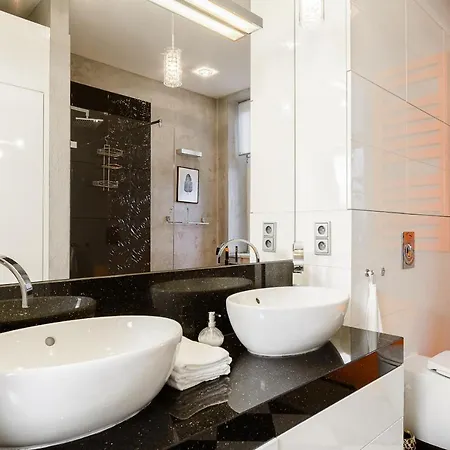 Lumina Spacious Company Apartment With Large Balcony Krakow *